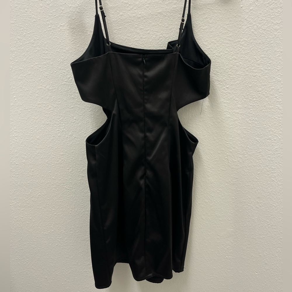 lucy in the sky, black side cut out mini dress, size 4 - Picture 4 of 5